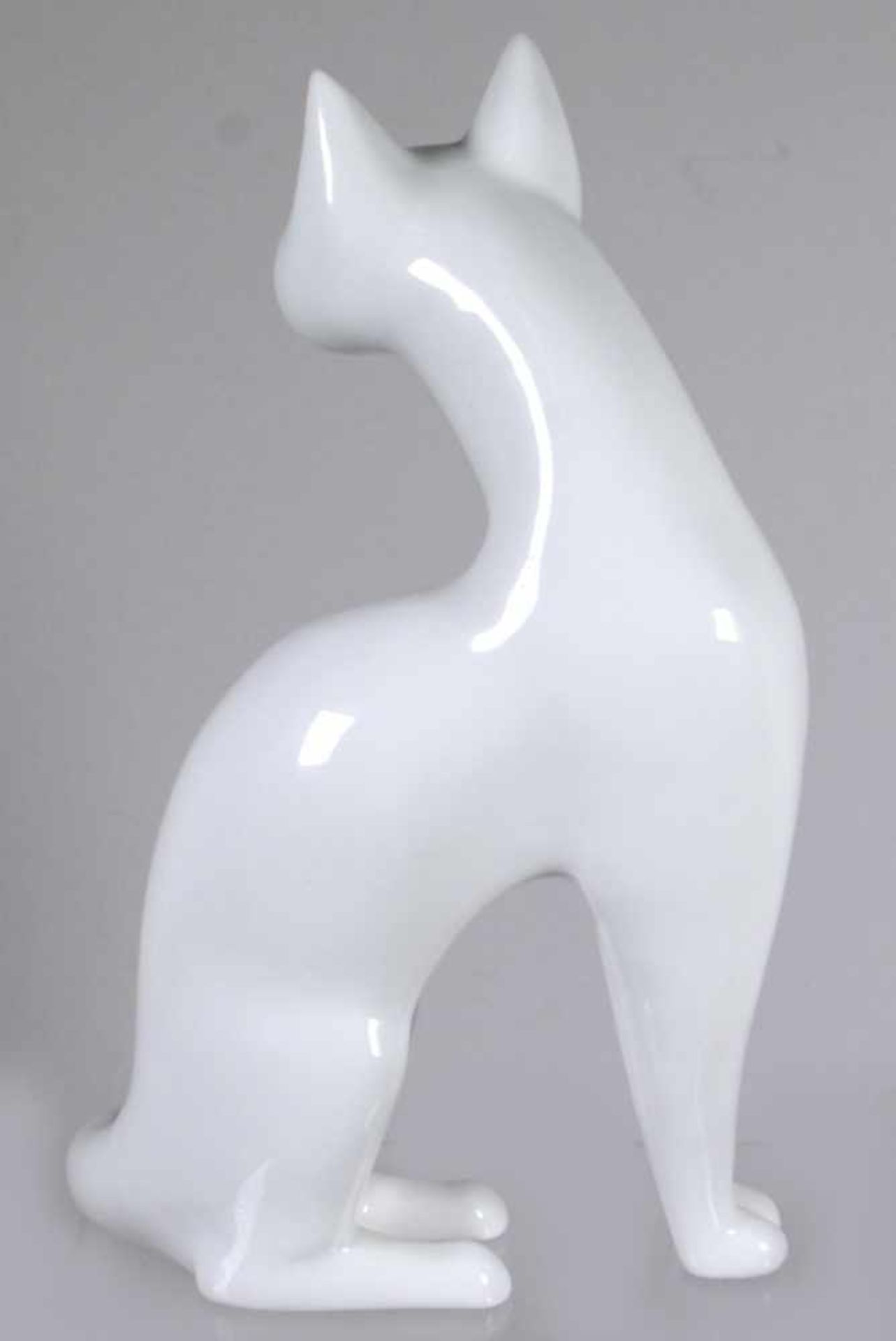 Weißporzellan-Tierplastik, "Katze", KPM-Berlin, 20. Jh., plastisch naive, sitzendeDarstellung in - Bild 2 aus 3