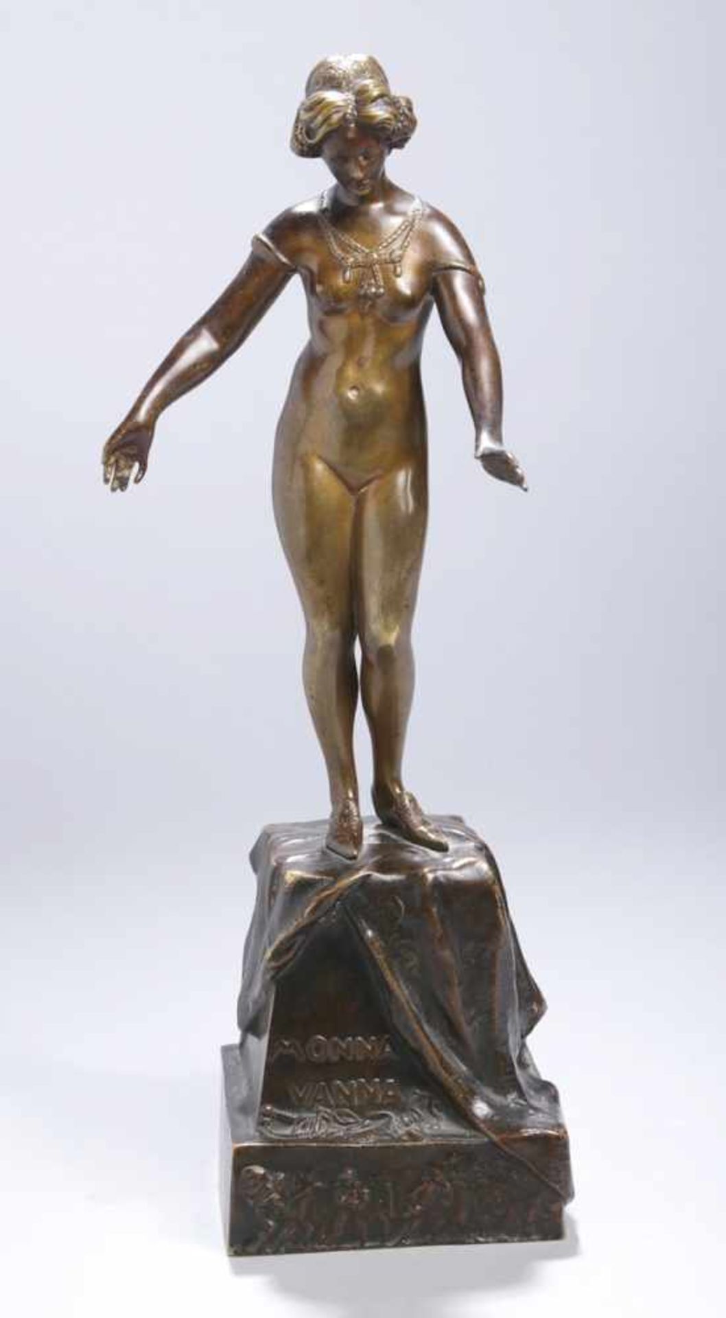 Bronze-Plastik, "Stehender, weiblicher Akt", Curts, T., Bildhauer des 19./20. Jh.,vollplastische