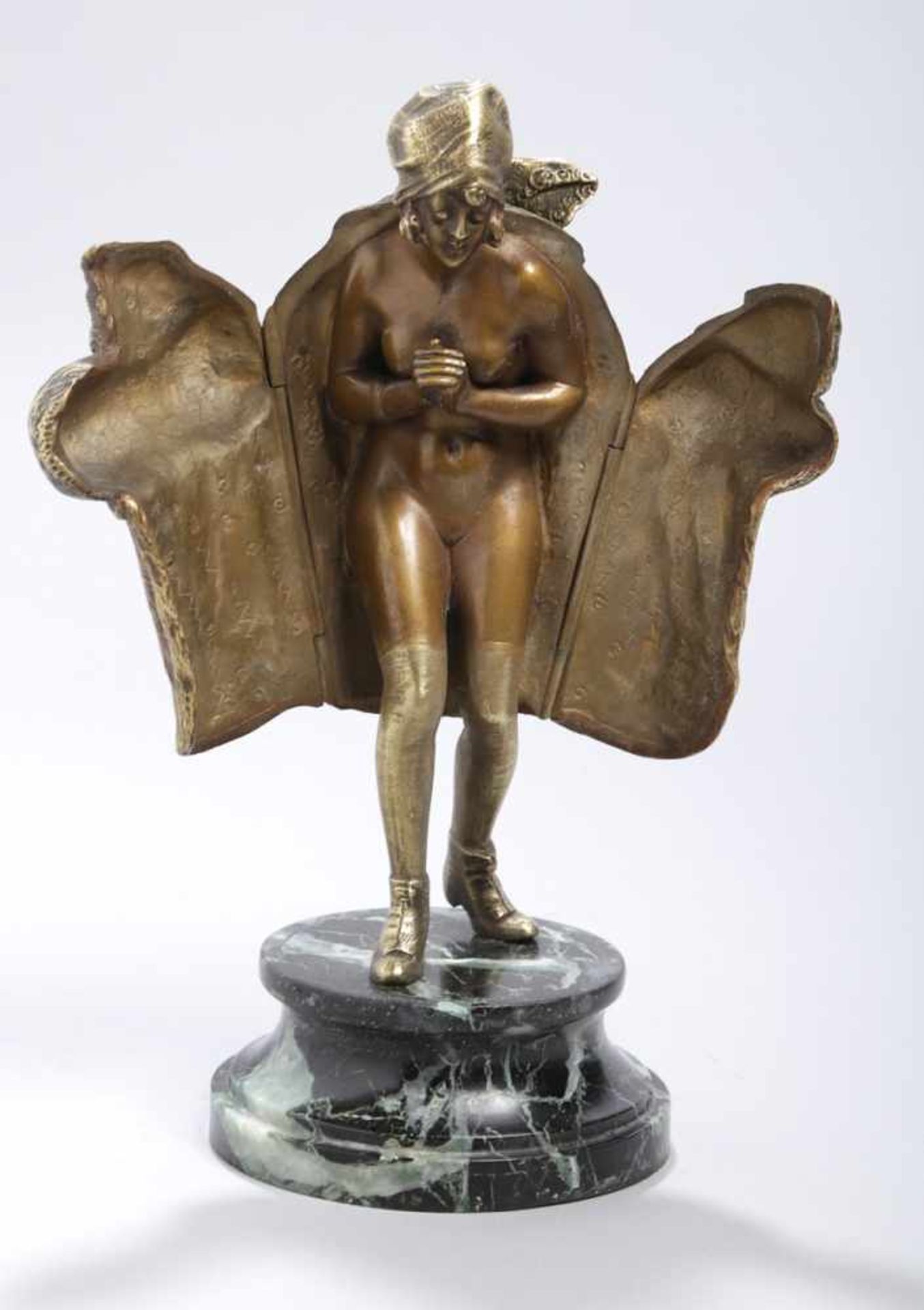 Bronze-Erotikaplastik, "Dame in Mantel mit Muff bzw. Dame als stehender Akt", Bergmann,Wien, um