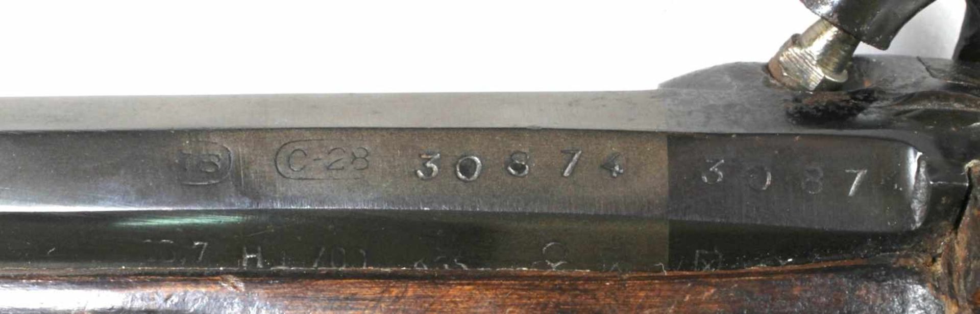 Perkussionspistole, um 1800, brünierter Eisenlauf, -schloß, -beschläge und -abzugshahnsowie Kim - Bild 6 aus 8