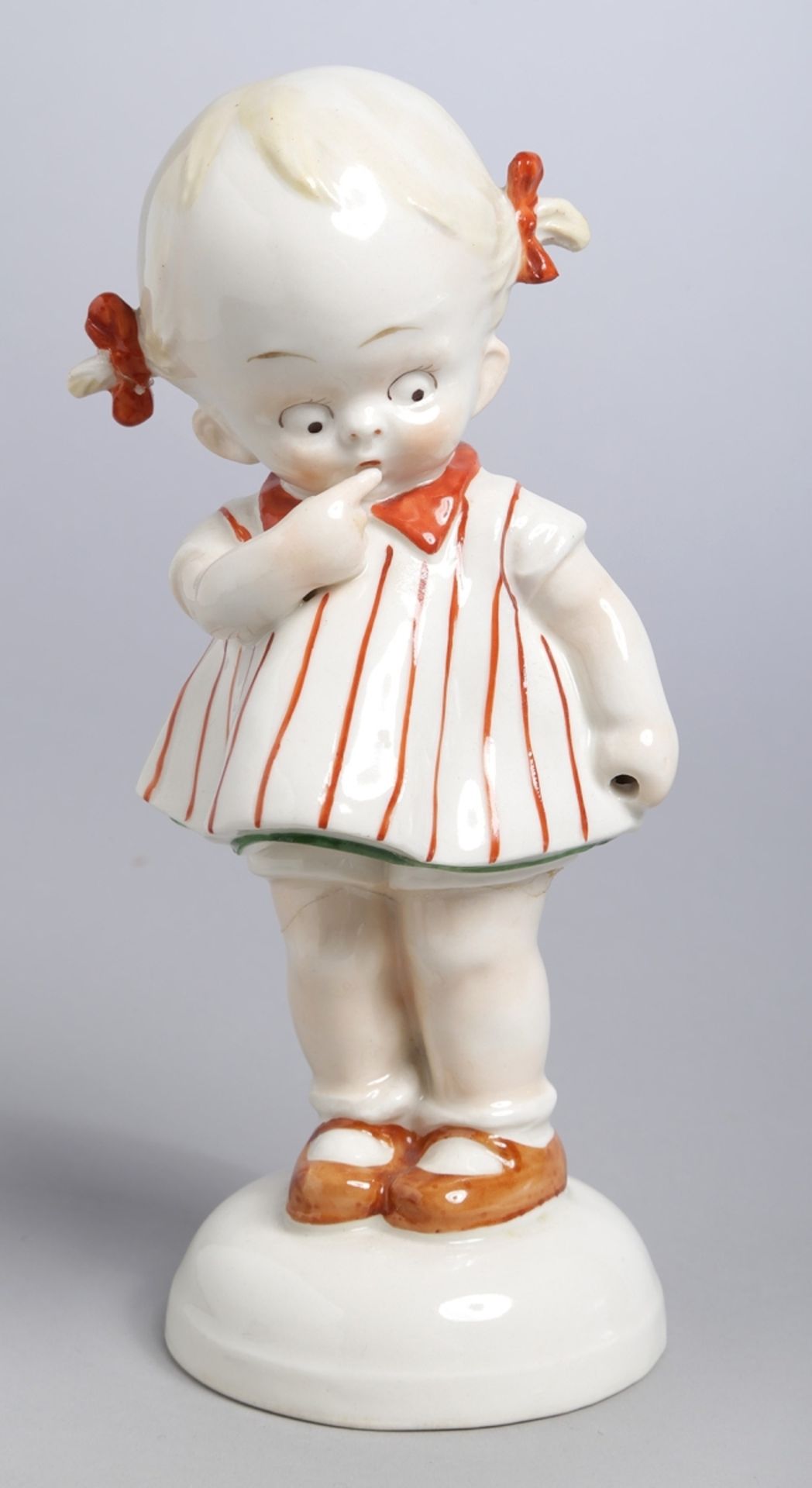 Porzellan-Figur, "Kleines Mädchen", Schierholz, Plaue, 20. Jh., aufgewölbter Rundstandvollplast