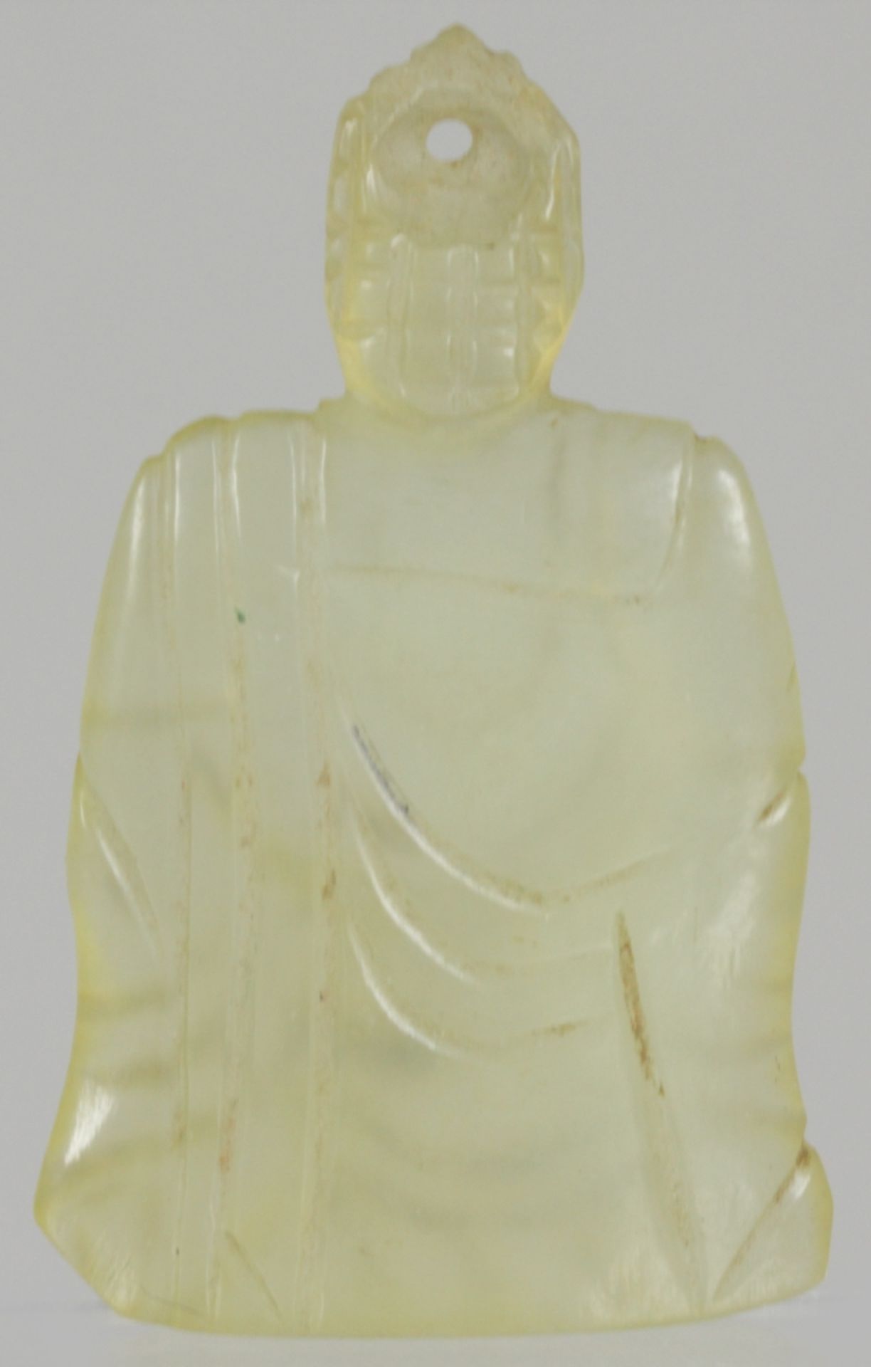 Jade-Anhänger, China, flache, reliefplastische Darstellung eines Buddhas in meditierenderHaltun - Bild 2 aus 2