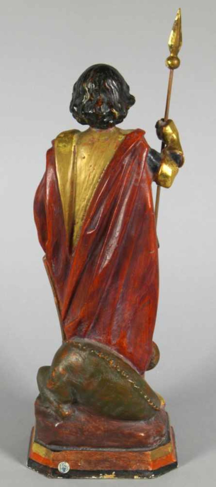 Holz-Figur, "Hl. Georg", dt., 20. Jh., auf getrepptem Rechtecksockel mit abgeschrägtenEcken vol - Bild 3 aus 3