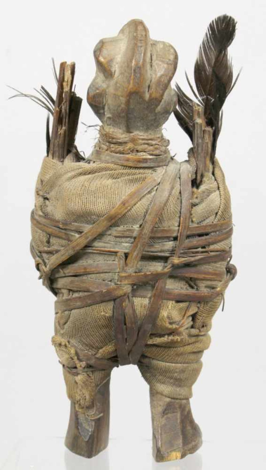 Fetisch-Figur, wohl Suku, Kongo, stehende, figürliche Darstellung, Holz, der Körper mitStoff un - Bild 3 aus 5