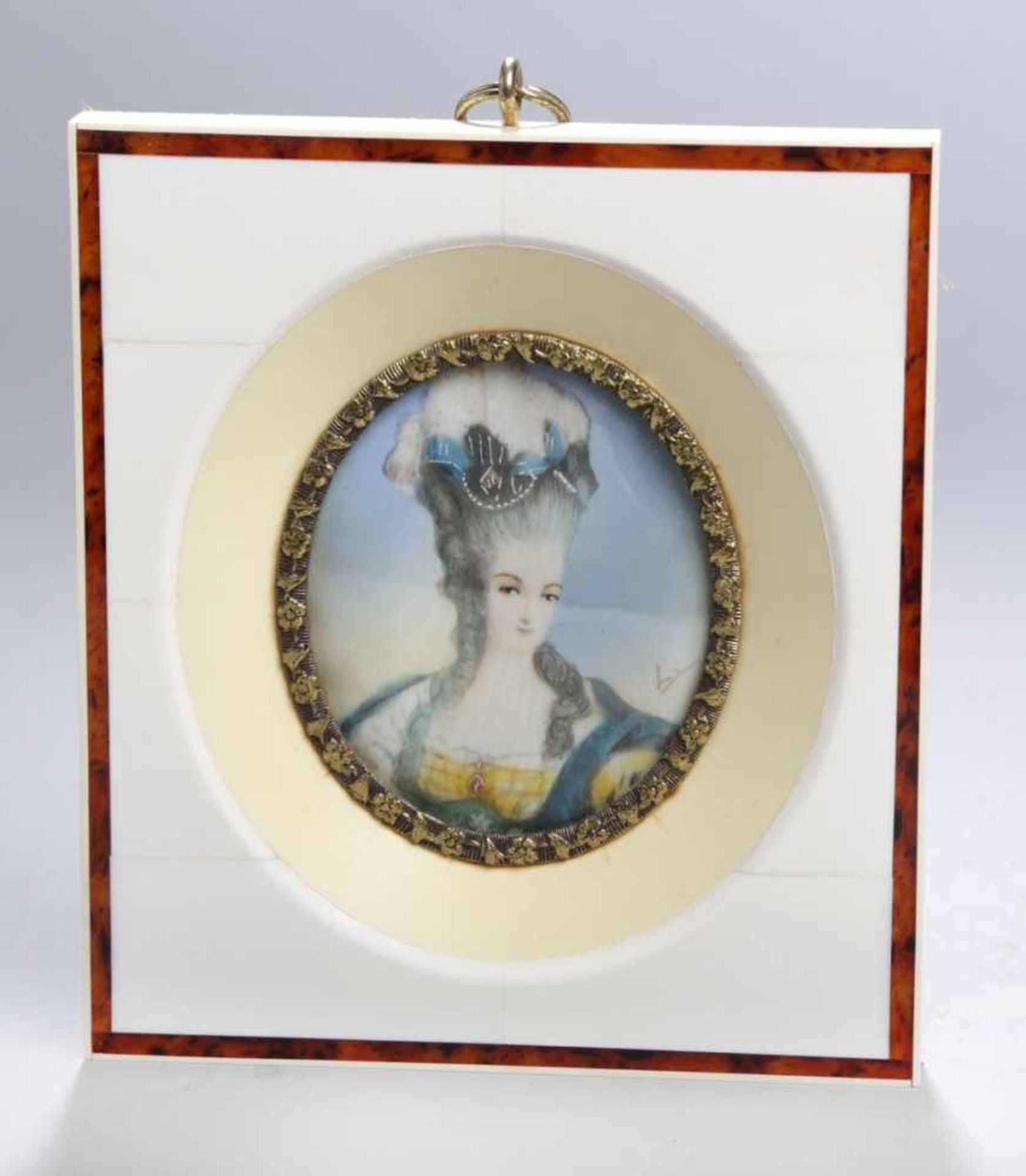 Elfenbein-Miniatur, "Damenportrait", unleserlich sign., Mitte 20. Jh., polychrom, oval,Messingr
