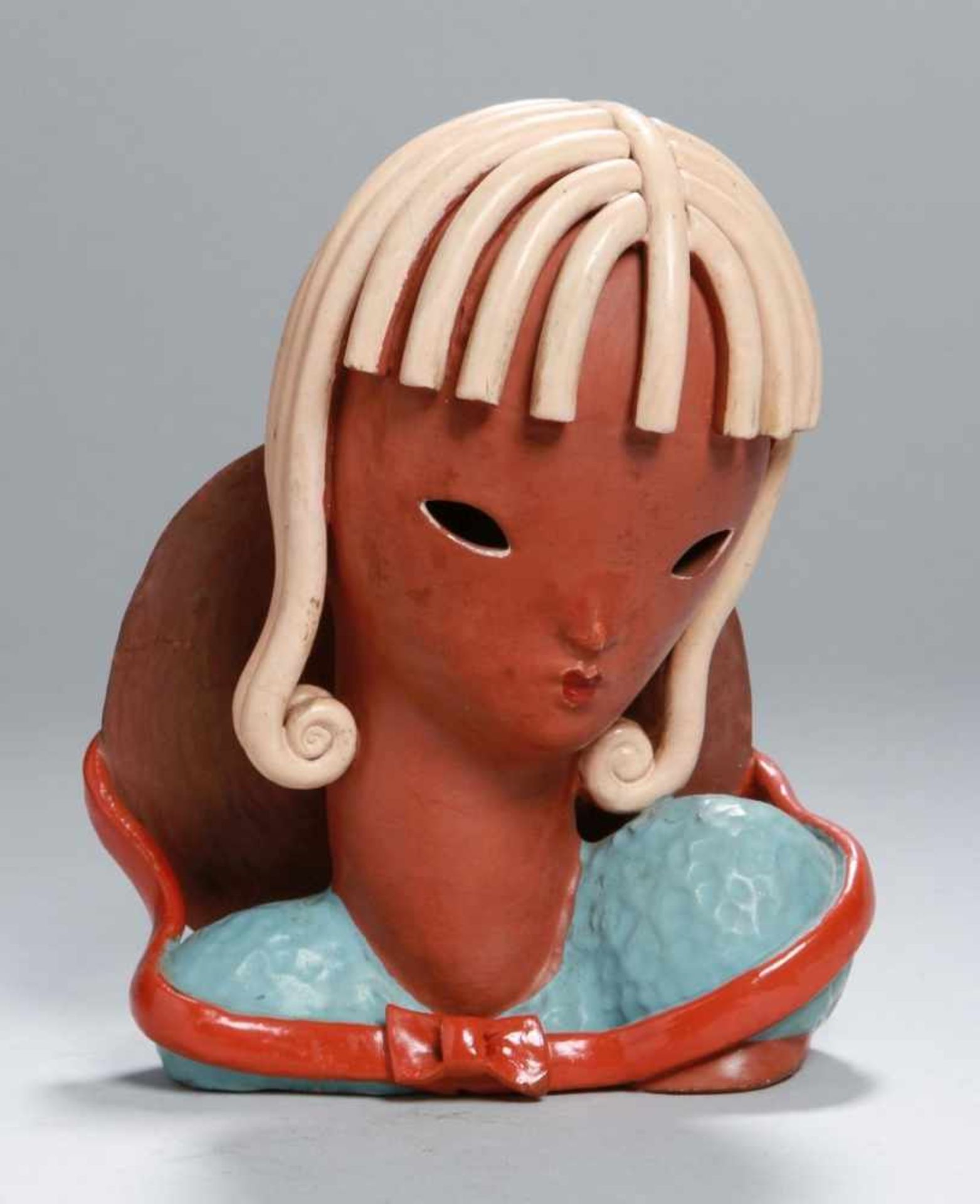 Terracotta-Büste, "Mädchen", unleserlich sign., 30er Jahre, plastisch naive Darstellungmit Hut