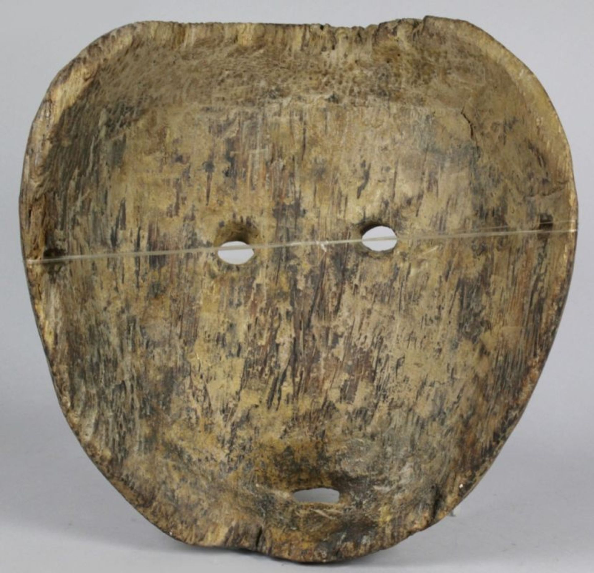 Maske, Fang, Gabun, plastisches Gesicht mit offenen Augen und Mund, geritzteNarbentatauierungen - Bild 2 aus 2