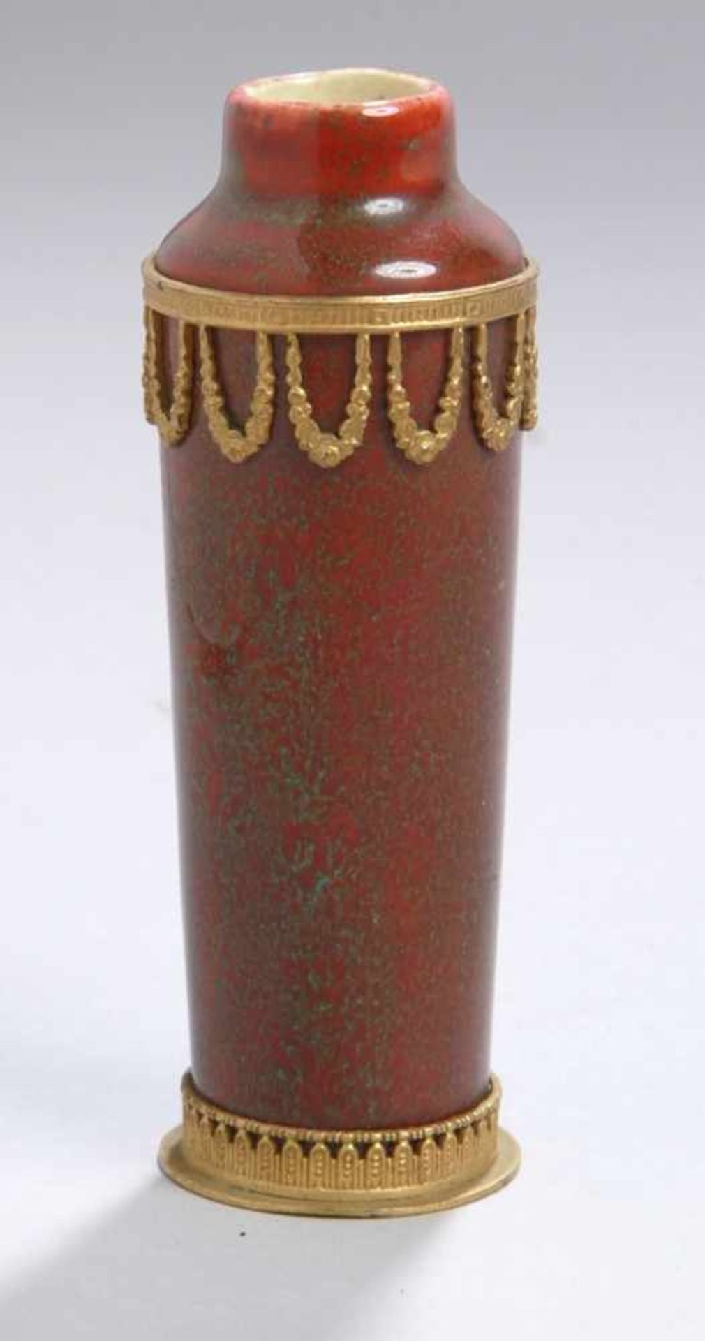 Keramik-Miniaturziervase, Sèvres, um 1900, runder Stand, schlanker Korpus mit kleiner,gerundete