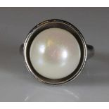 Ring, WG 750, 1 Bouton-Zuchtperle ø 13.5 mm, 11 g, RM 16,5<