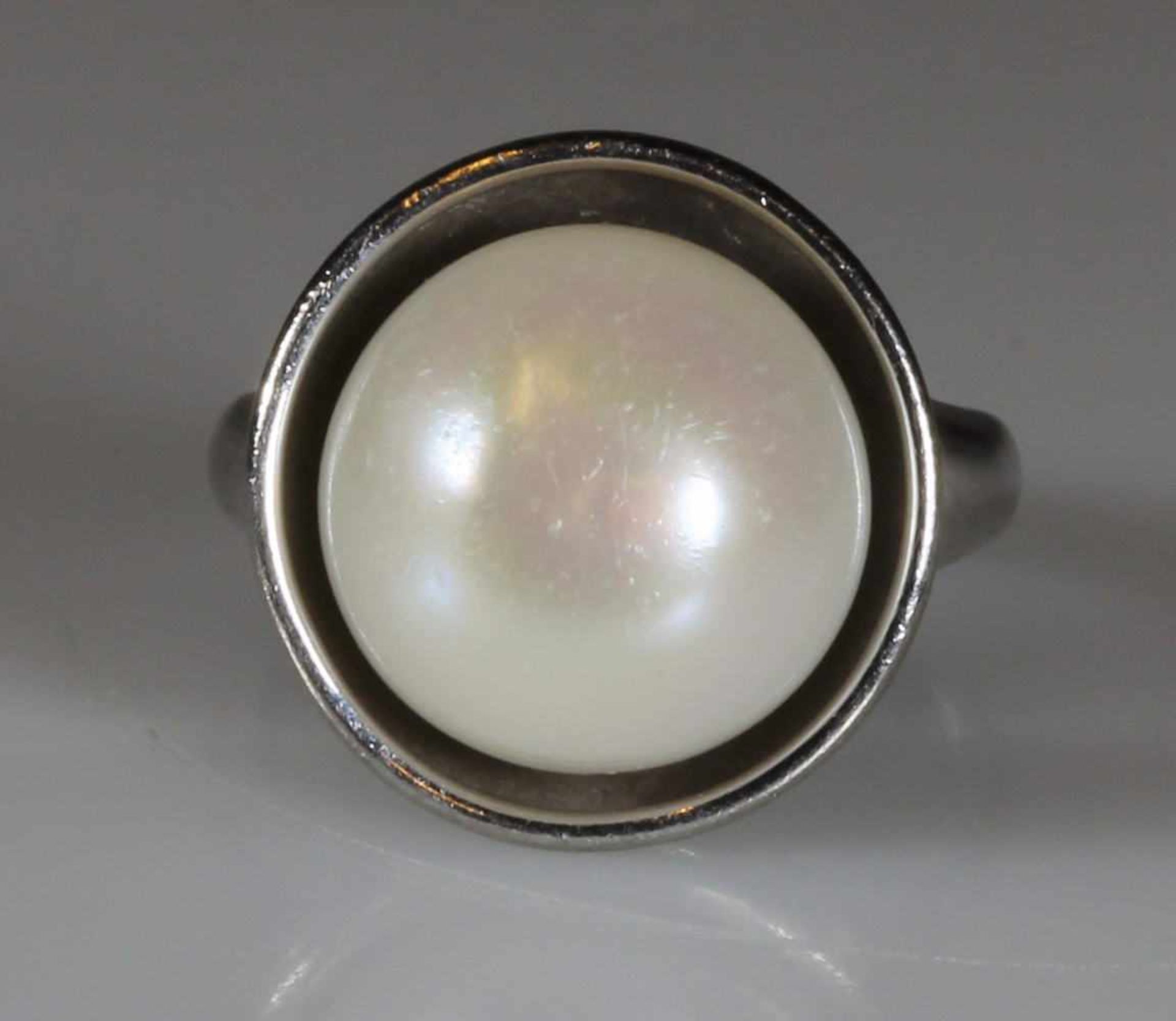 Ring, WG 750, 1 Bouton-Zuchtperle ø 13.5 mm, 11 g, RM 16,5<