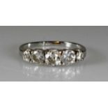 Ring, WG 750, 5 Brillanten zus. ca. 1.0 ct., 2 g, RM 17.5