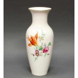 Vase, KPM Berlin, Balusterform, bunte Blumen, Goldrand, 39.5 cm hoch