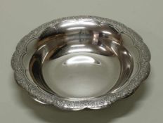 Schale, Silber 925, Towle Silversmiths, passiger Rand mit Floraldekor, 5.5 cm hoch, ø 26 cm, ca. 475