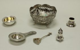 Teesieb mit Untersetzer, Silber 800, Bruckmann, 15.5 cm, ø 8 cm, ca. 105 g; Zuckerlöffel, "