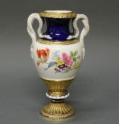 Schlangenhenkelvase, Meissen, Schwertermarke, 1850-1924, 1. Wahl, Modellnummer E 153, Königsblau/