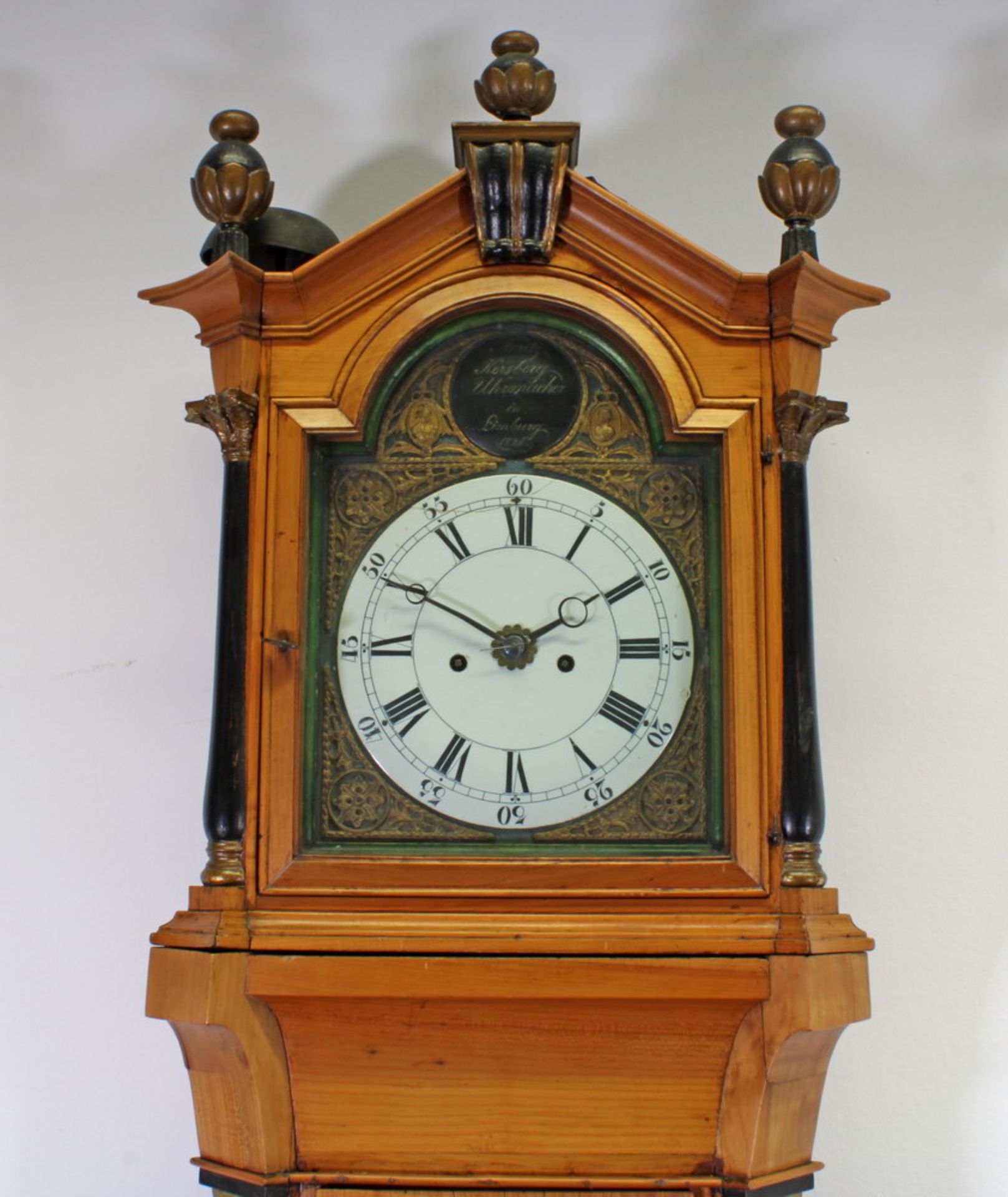 Standuhr, Moritz Kersberg, Limburg, 1826, Kirschholz, seitlich geschwärzte Leisten, weißes - Image 2 of 4