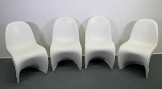 4 "Panton Chairs", weißer Kunststoff, im Fuß gemarkt 'Verner Panton', Herstellung Vitra, ca. 83 cm