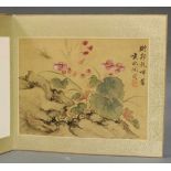 Restalbum, China, 19./20. Jh., mit drei losen Albumblättern, Farbe auf Seide, auf Pappe montiert,
