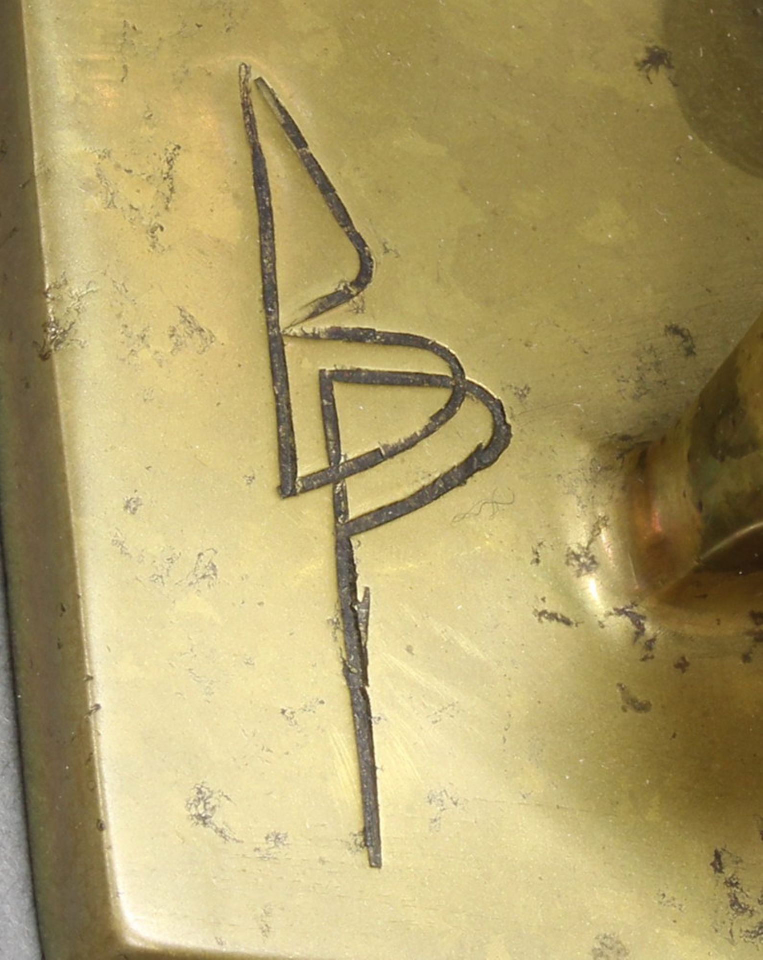 2 Bronzen, "Abstrakt", jeweils monogrammiert BP, jeweils 43 cm hoch (Gesamtmaß), Patina leicht - Bild 4 aus 7