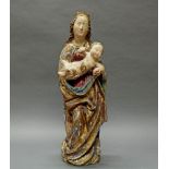 Skulptur, Holz geschnitzt, gefasst, "Muttergottes mit Kind", aus altem Holz gefertigt, nach einem