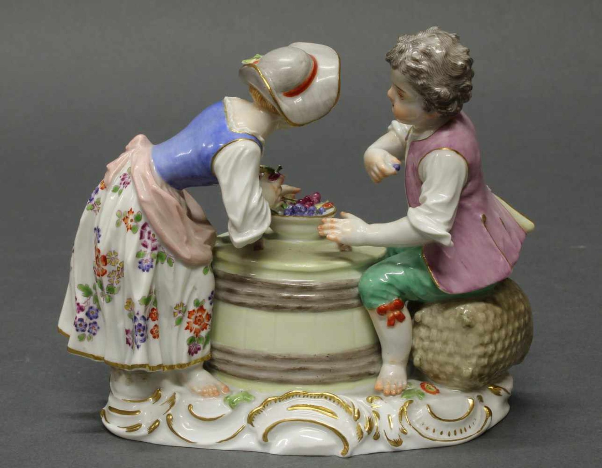 Porzellangruppe, "Winzerkinder mit Fass", Meissen, Schwertermarke, 1. Wahl, Modellnummer 2124, - Image 3 of 4