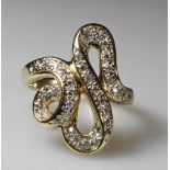 Ring, verschlungene Form, GG 585, 40 Brillanten zus. ca. 0.20 ct., ca. 6.6 g, RM 16.5