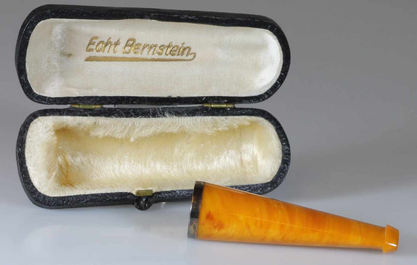 Zigarettenspitze, Silber 800, opaker Bernstein, 6.5 cm lang, original Etui