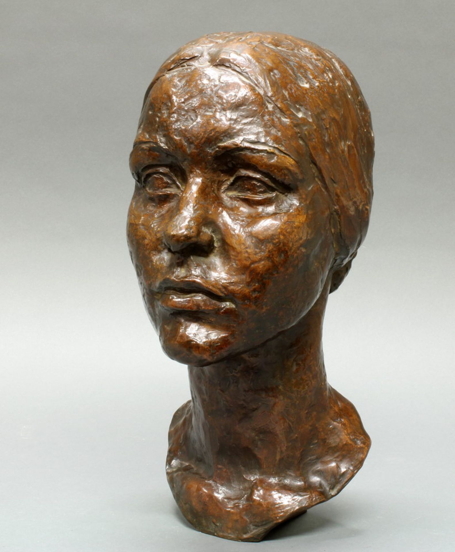 Bronze, dunkelbraun patiniert, "Russin, Katia Zaroubine", entstanden 1929, verso bezeichnet MB,