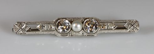 Brosche, Art Deco, um 1920/30, WG 585, 1 ovale wohl natürliche Perle (ungeprüft). 5.4 mm hoch, ø ca.
