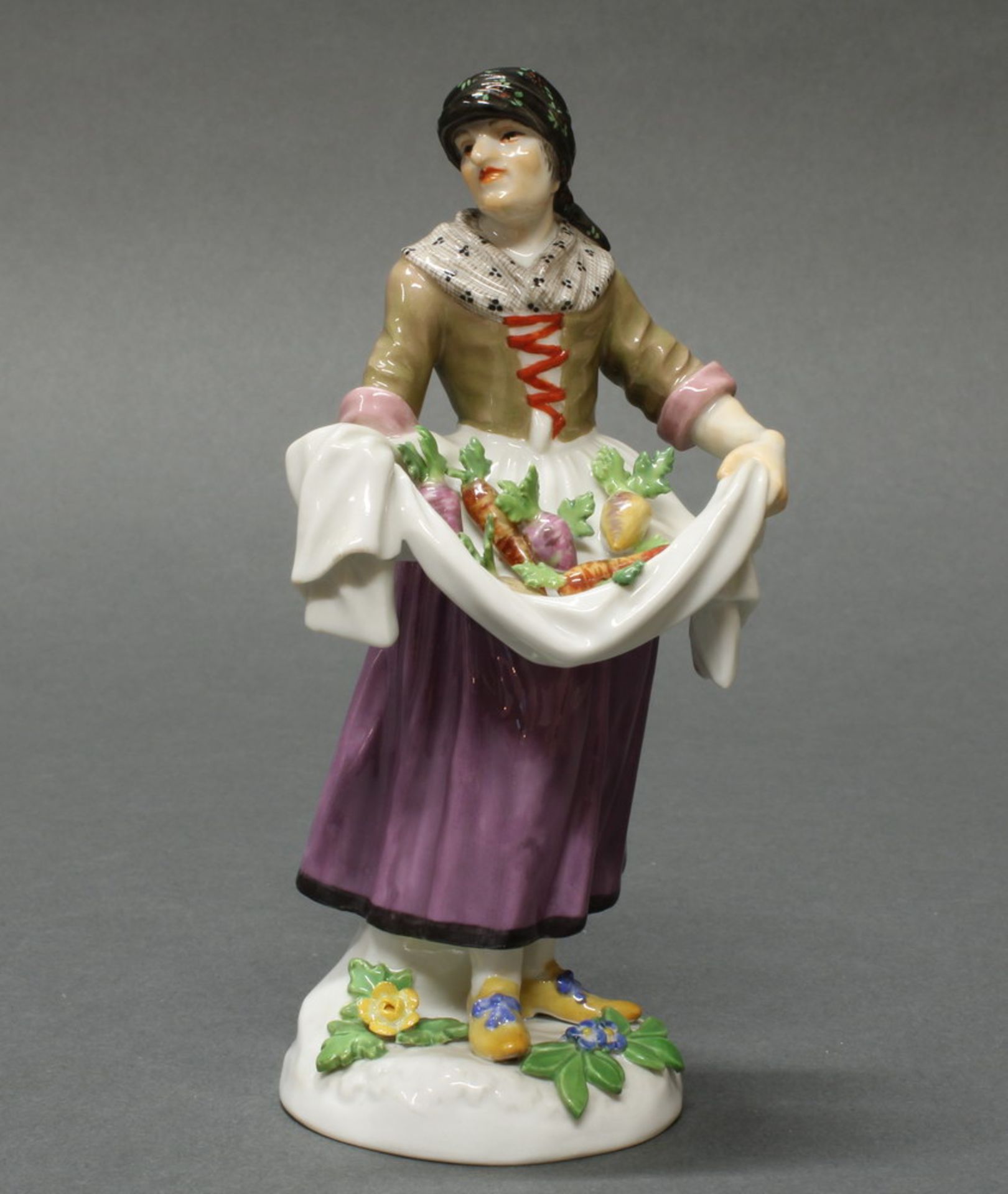 Porzellanfigur, "Bauersfrau mit Gemüse", Meissen, Schwertermarke, 1. Wahl, Modellnummer 1573,