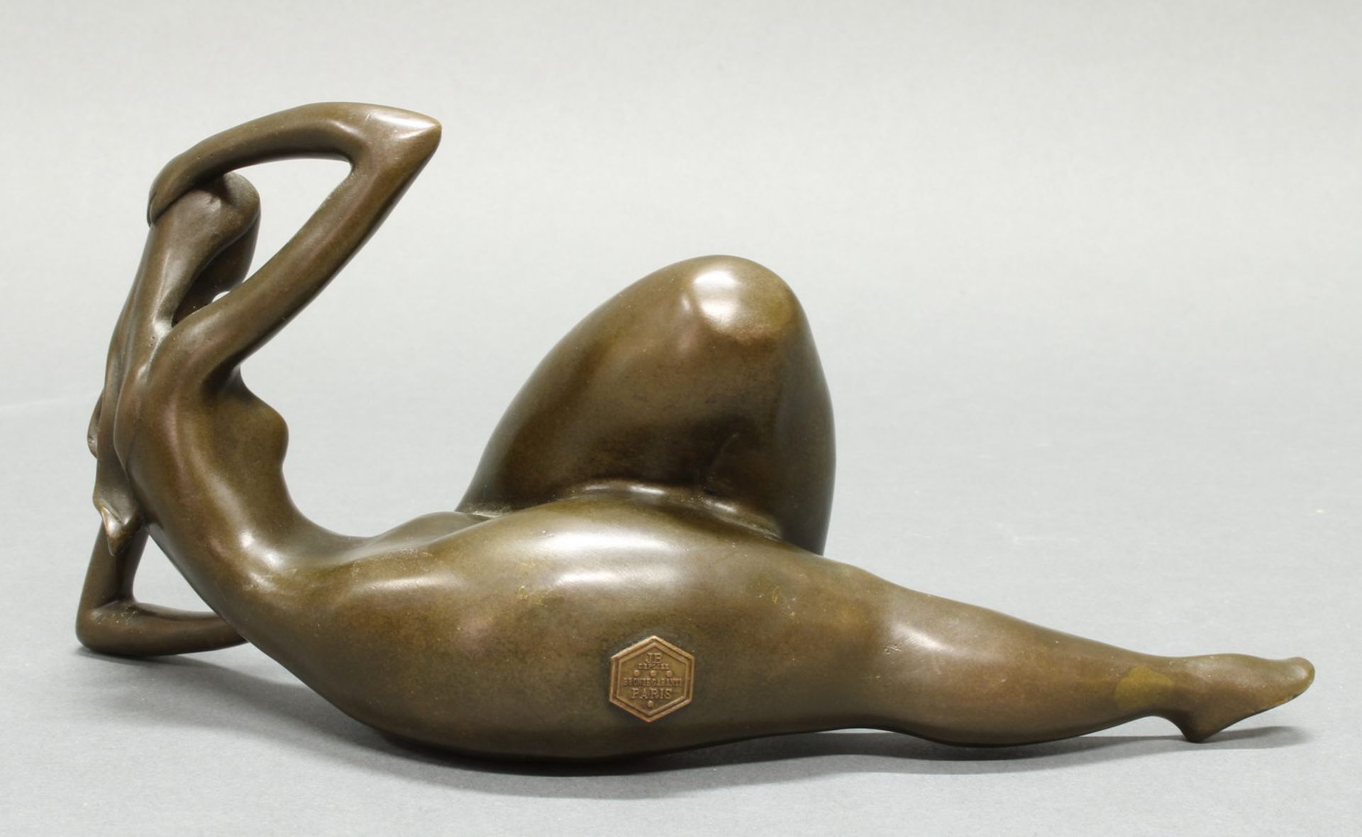 Bronze, braun patiniert, "Liegende", bezeichnet Nick, Gießeremblem J.B Depose Paris Bronze - Image 3 of 4