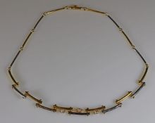 Collier, WG/GG 750, 3 Diamanten im Ovalschliff, 40 cm lang, 32 g