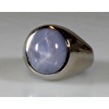 Ring, WG 750, Sternsaphir ca. 12.50 ct., ca. 24 g, RM 17