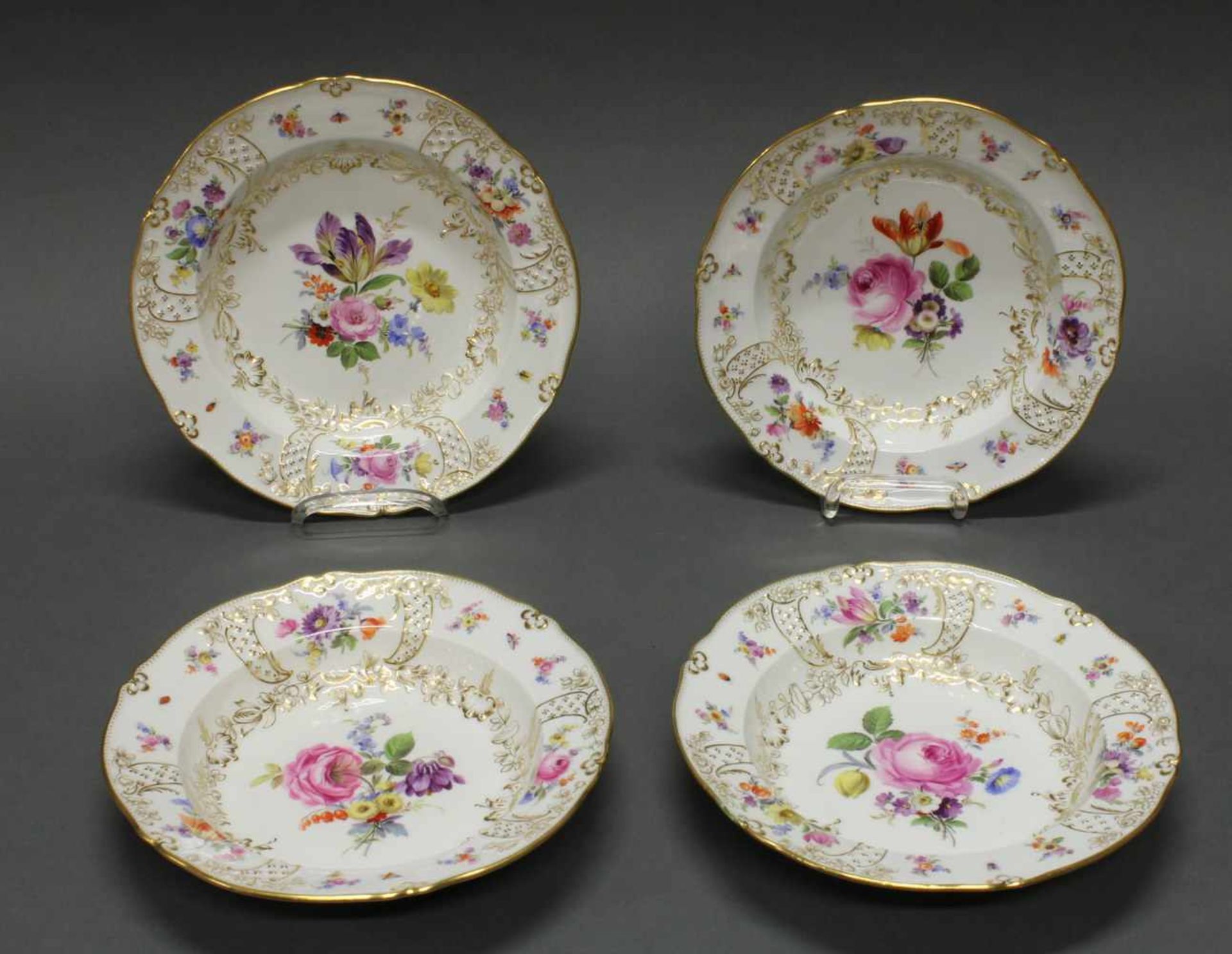 4 Suppenteller, Meissen, Schwertermarke, 1850-1924, 1. Wahl, Neumarseille, bunte Blumenbuketts,