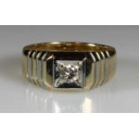 Ring, WG/GG 585, 1 Brillant ca. 0.35 ct., ca. 8.2 g, RM 20