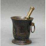 Mörser, Bronze, Rillenzier, mit beweglichem Ring, dazu ein Pistill, 14.5 cm hoch, Ausbesserung