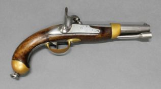 Steinschloss-Pistole, aptiert auf Perkussion, Frankreich, datiert 1818/1822, Lauf-Nr. 649,