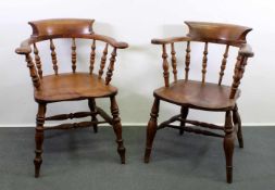 2 Captain-Chairs, England, 19./20. Jh., Rüster, leicht unterschiedliche Ausführungen