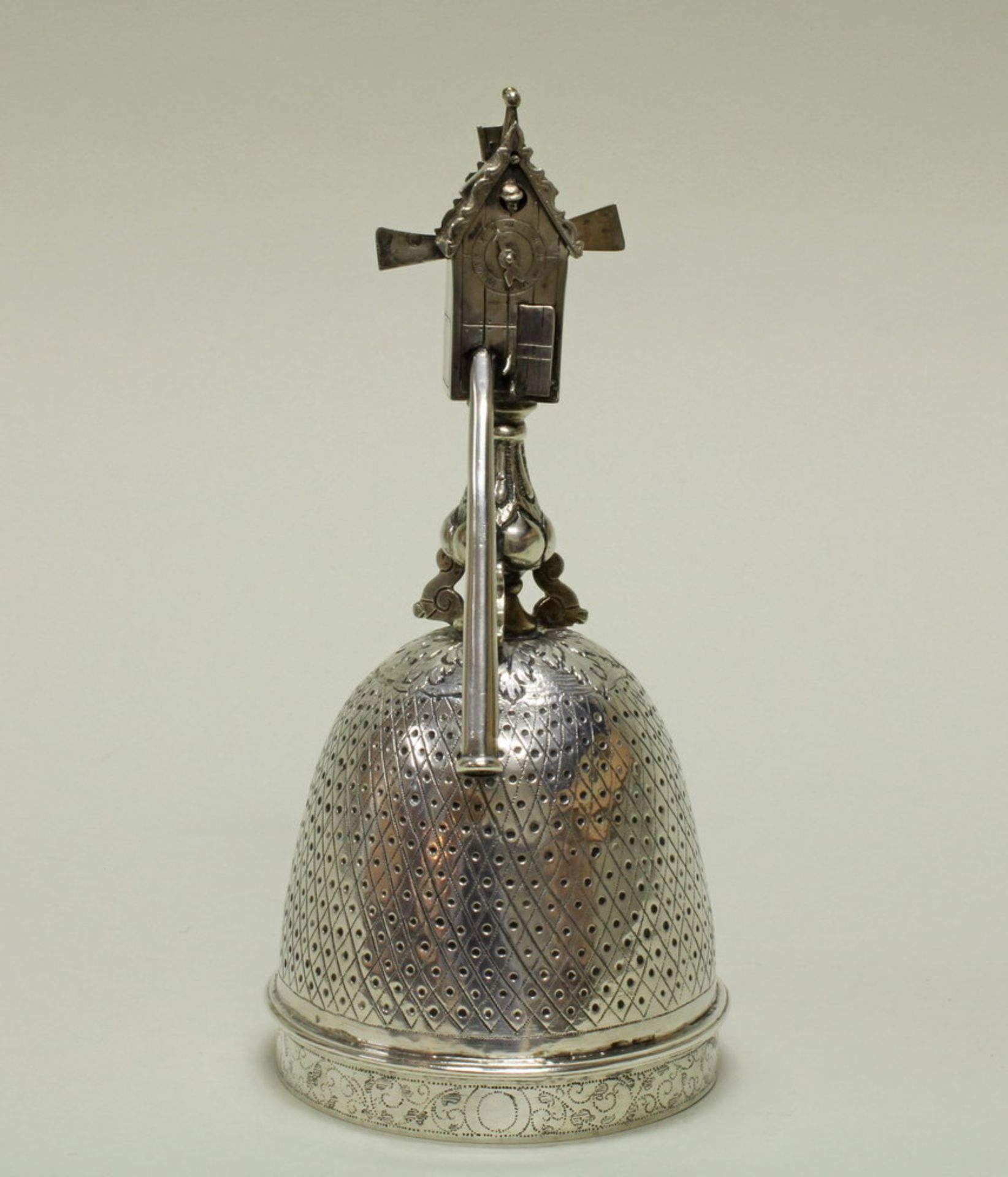 Windmühlen-Pokal, Silber, Niederlande, Ende 19. Jh., Punzen, in Form eines Trinkspiels des 17. - Image 4 of 7