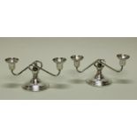 Paar Tischleuchter, Silber 925, Elgin Silversmith Co., je zweiflammig, gedrehte Arme, glockenförmige