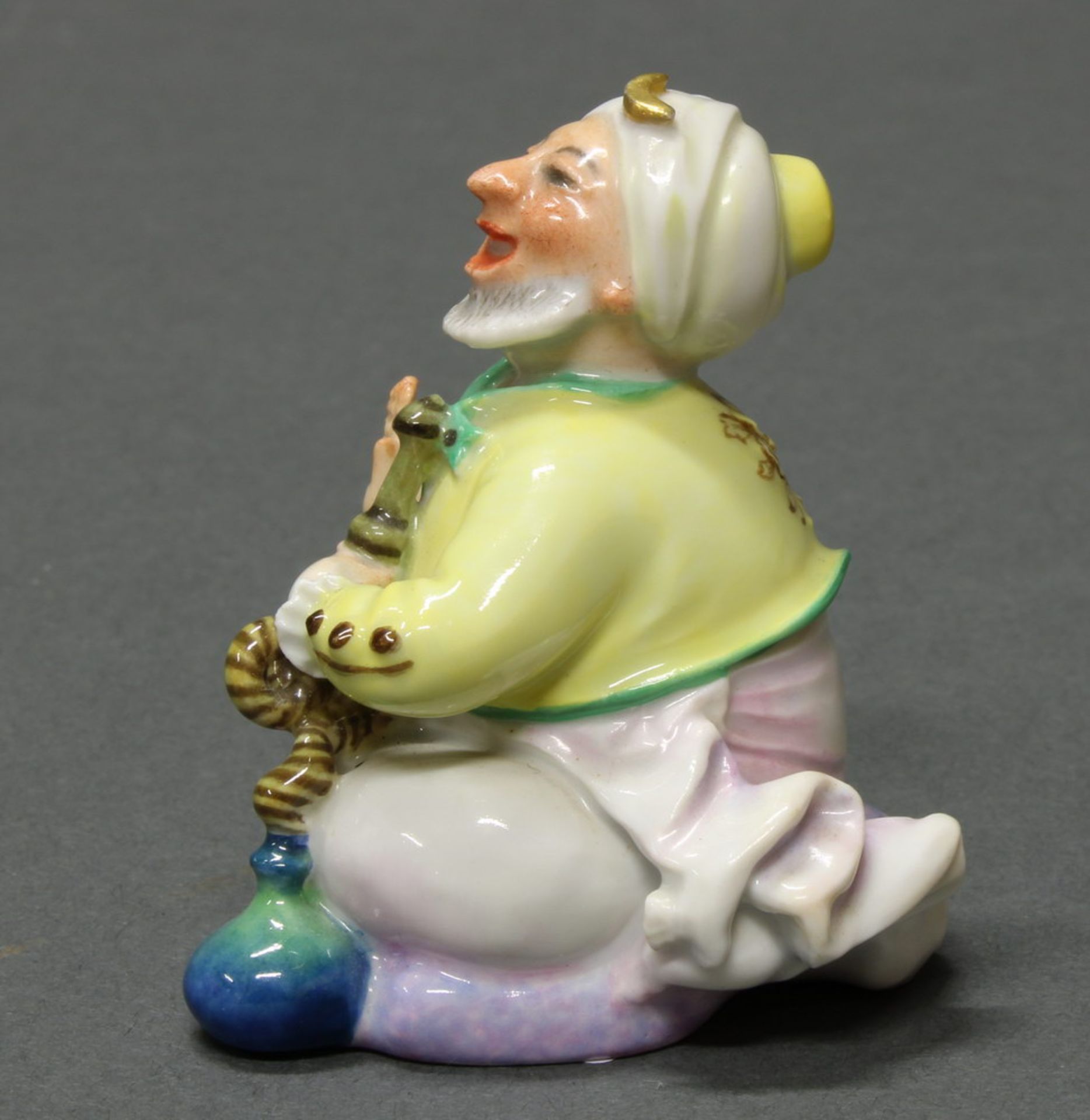 Porzellanfigur, "Türke mit Wasserpfeife", Meissen, Schwertermarke, 1. Wahl, Modellnummer A 1147, - Image 2 of 4