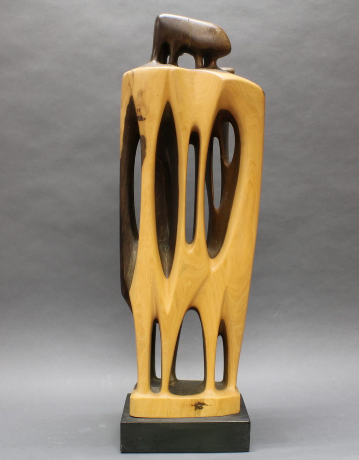 Skulptur, Holz geschnitzt, "Abstrakt", seitlich bezeichnet Peter Balogh, auf Holzsockel, 94 cm - Bild 3 aus 5