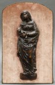 Relief, Holz geschnitzt, "Madonna mit Kind", wohl 17. Jh., 33 cm hoch, kleine Beschädigungen, auf