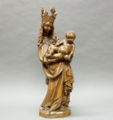 Skulptur, Holz geschnitzt, "Madonna mit Kind", 20. Jh., 73 cm hoch, Krone mit Klebestelle