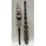 2 Tanzstäbe, Ibibio/Ibo, Nigeria, Afrika, Holz, 92 cm bzw. 98 cm lang. Provenienz: Privatsammlung