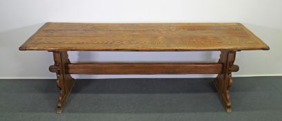 Tisch, 20. Jh., im alten Stil, Eiche, 75.5 x 230 x 75 cm