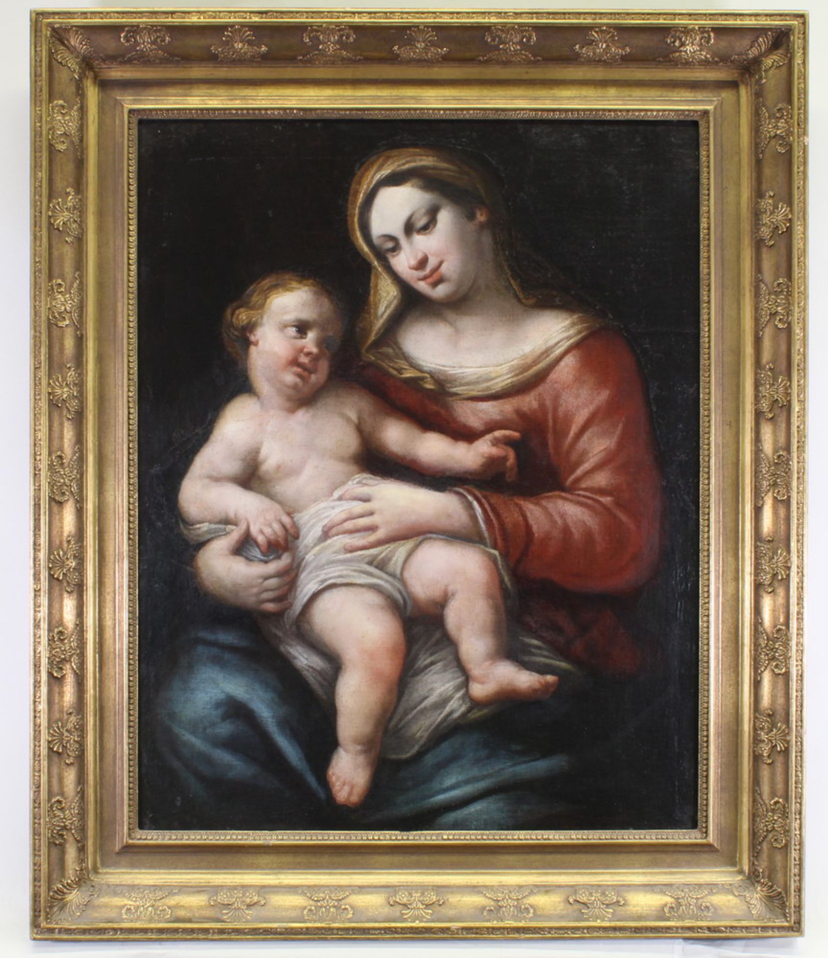 Italienischer Maler (17. Jh.), "Madonna mit Kind", Öl auf Leinwand, doubliert, 85 x 68 cm, stark - Image 2 of 5