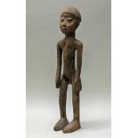 Weibliche Figur, Lobi, Afrika, authentisch, Holz mit alter Patina, 78 cm hoch. Provenienz: