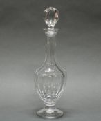 Karaffe, 20. Jh., farbloses Kristallglas, facettiert, 35 cm hoch
