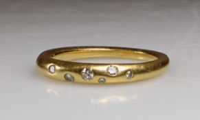 Ring, sog. 'Sternenhimmel', GG 750, 6 kleine verschieden große Diamanten, 4 g, RM 16.5